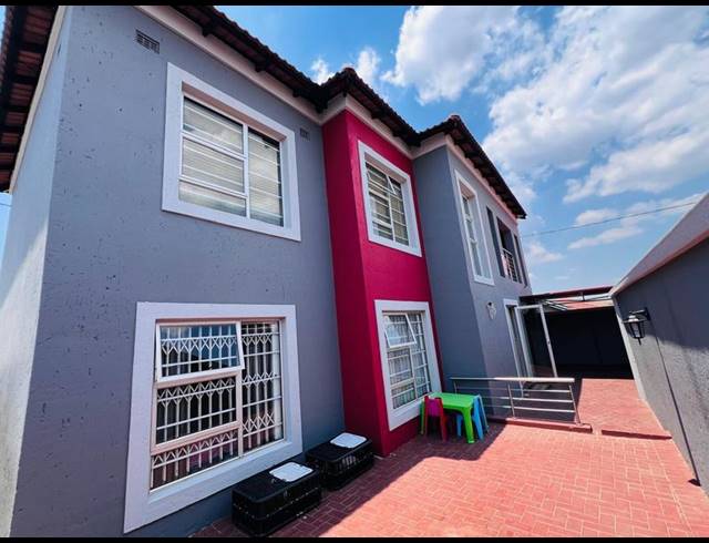 4 BEDROOM HOUSE FOR SALE IN CLAYVILLE